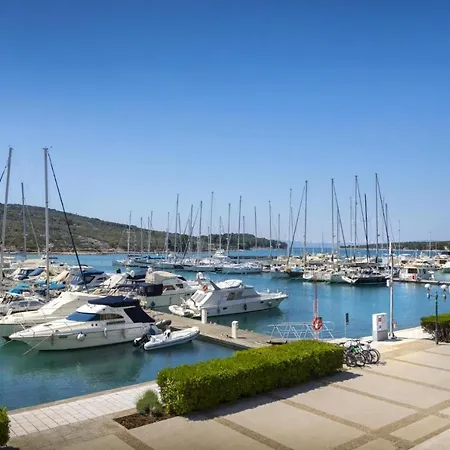Aci Marina Cres