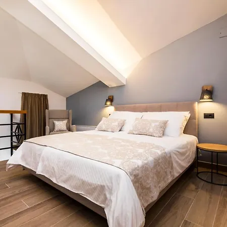 Apartment Aci Marina Cres